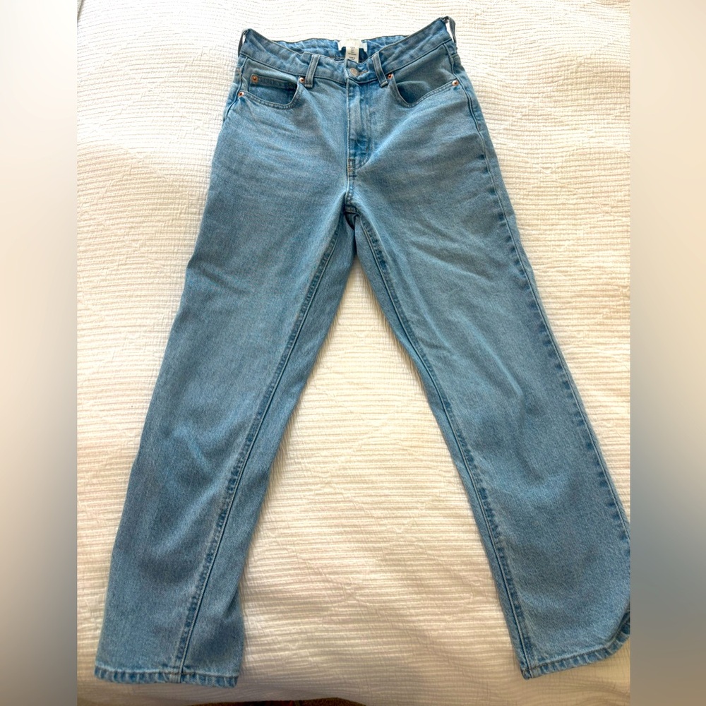 H&M Mom Jeans Light Wash Size 4 - Like New